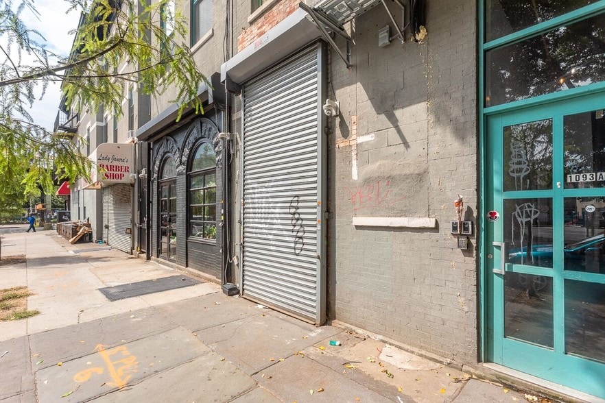1093 Putnam Ave, Brooklyn, NY à louer - Photo du bâtiment - Image 3 de 13