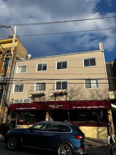 311 Eddy St, Ithaca, NY for sale - Interior Photo - Image 2 of 59