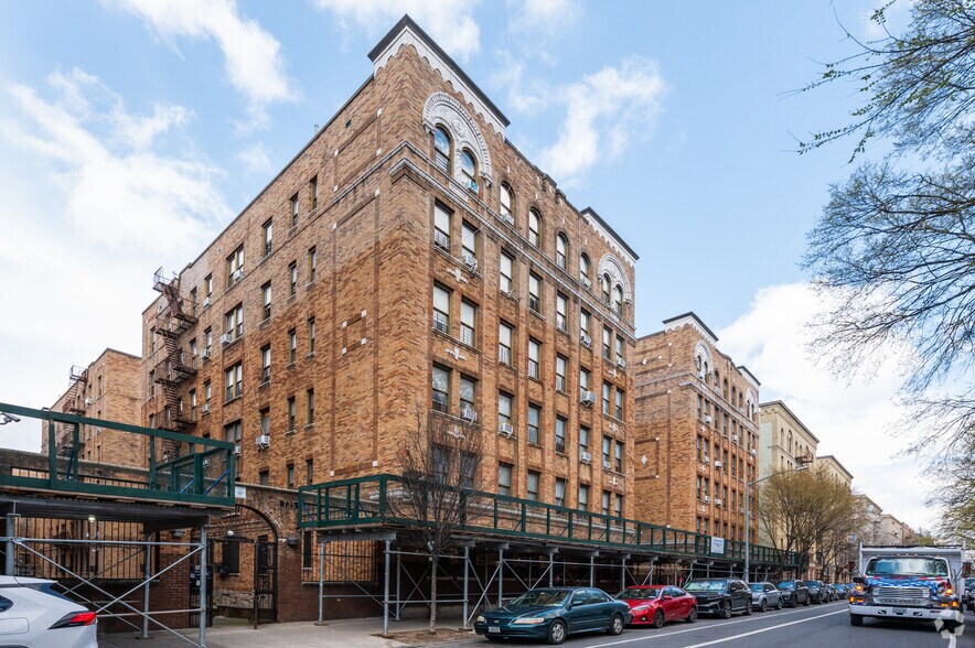 735 Walton Ave, Bronx, NY for sale - Building Photo - Image 2 of 4