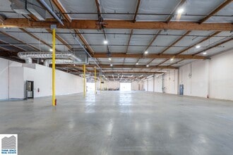 9419 Mason Ave, Chatsworth, CA à louer Photo intérieure- Image 1 de 16