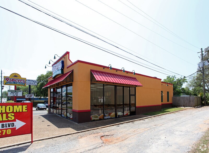 711 Navy Blvd, Pensacola, FL à vendre - Photo du bâtiment - Image 2 de 2