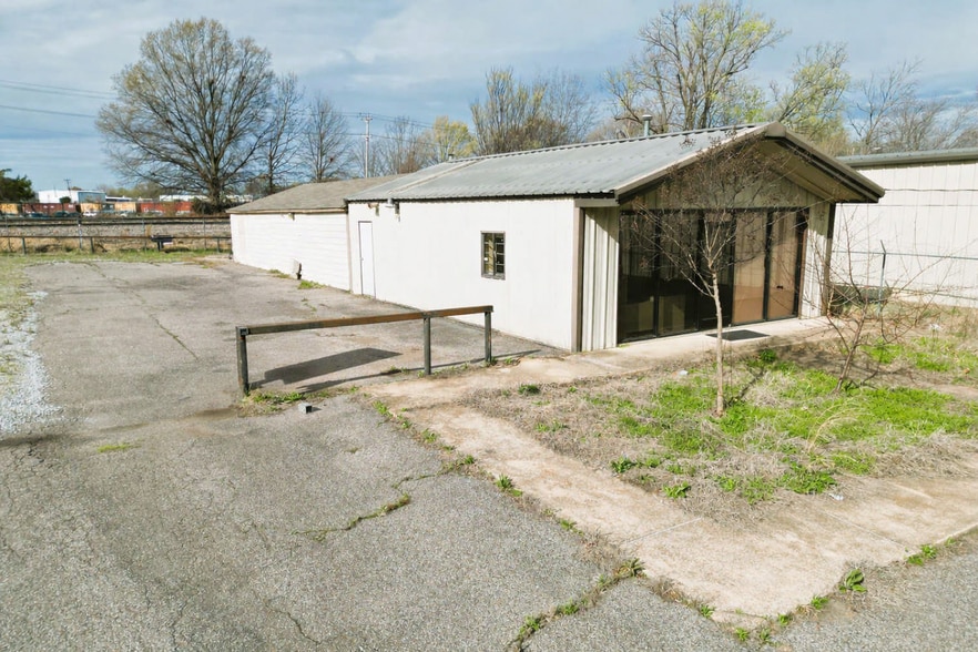4277 Pidgeon Roost Rd, Memphis, TN for sale - Building Photo - Image 2 of 8