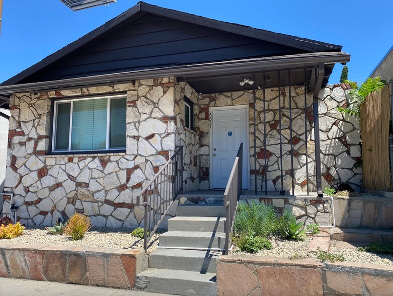 6851 Foothill Blvd, Tujunga, CA à vendre - Photo principale - Image 1 de 25