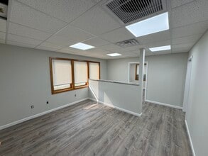 180 Tices Ln, East Brunswick, NJ for lease Building Photo- Image 1 of 4