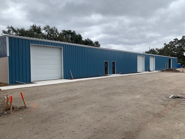 7304 Causeway, Tampa, FL for lease - Building Photo - Image 3 of 12