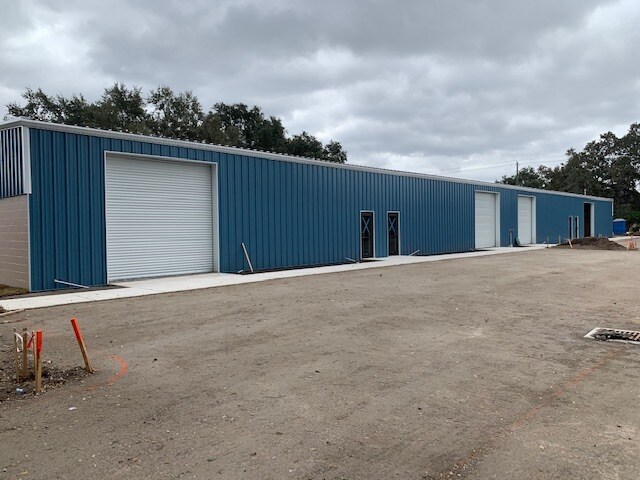 7304 Causeway, Tampa, FL à louer - Photo du bâtiment - Image 3 de 12