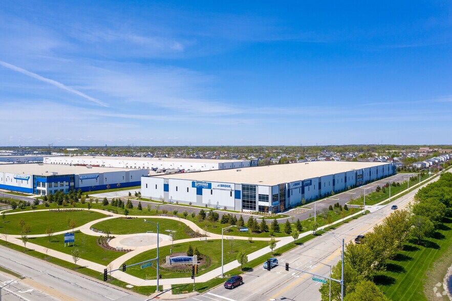 599 S Schmidt Rd, Bolingbrook, IL à louer - Photo du bâtiment - Image 3 de 9