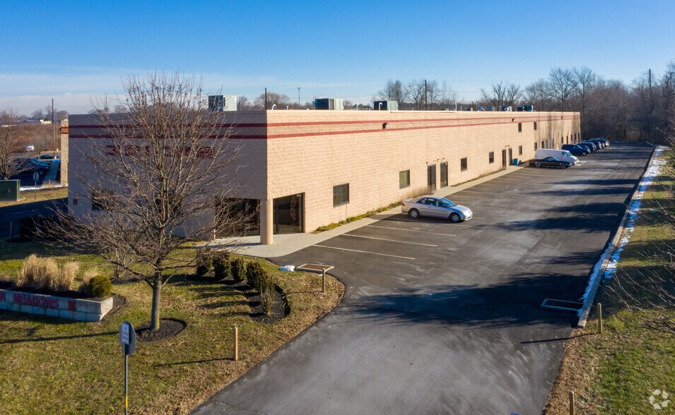 301-315 Camars Dr, Warminster Township, PA à vendre - Photo du bâtiment - Image 1 de 14