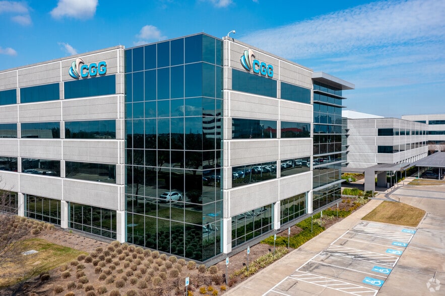 10300 Town Park Dr, Houston, TX for lease - Building Photo - Image 1 of 13