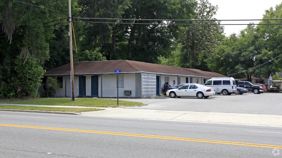 176 SE Higgs Ct, Lake City, FL à vendre - Photo du bâtiment - Image 2 de 4