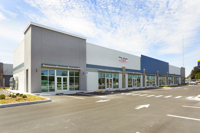 Plus de détails pour 9310 Ulmerton Rd, Largo, FL - Bureau/Commerce de détail à louer