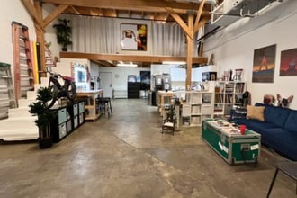 3751 E Olympic Blvd, Los Angeles, CA à louer Photo du bâtiment- Image 2 de 4