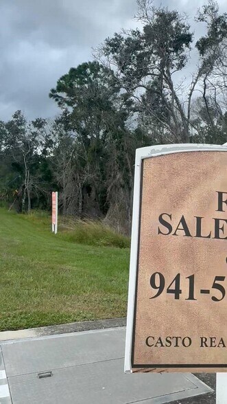 Silver Falls Run & White Eagle Blvd, Bradenton, FL à louer - Vidéo sur l’inscription commerciale - Image 2 de 9