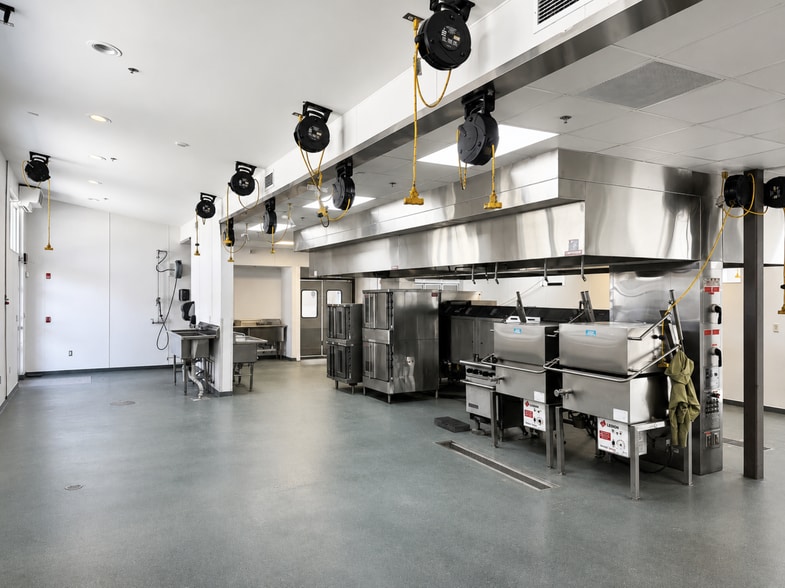 2501 E President St, Savannah, GA for lease - Interior Photo - Image 3 of 27
