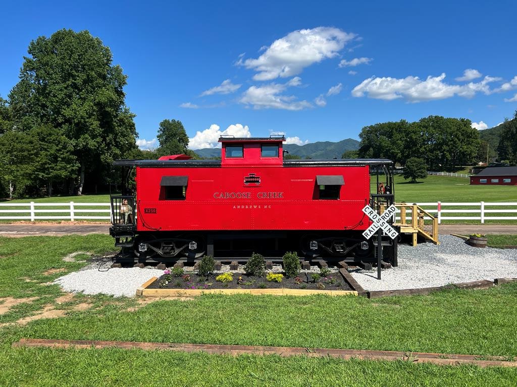 45 Caboose Creek Ln, Andrews, NC for sale Primary Photo- Image 1 of 24