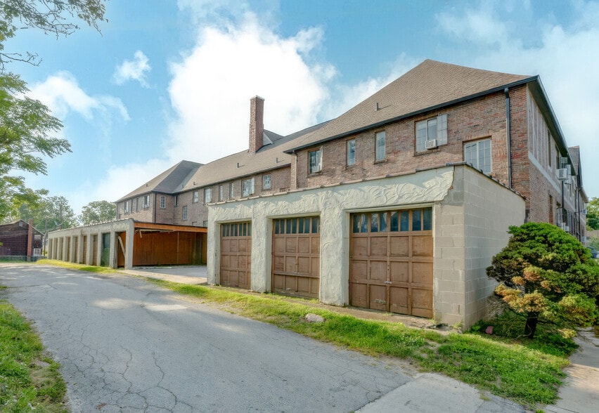 718 W Mulberry St, Kokomo, IN for sale - Building Photo - Image 2 of 5