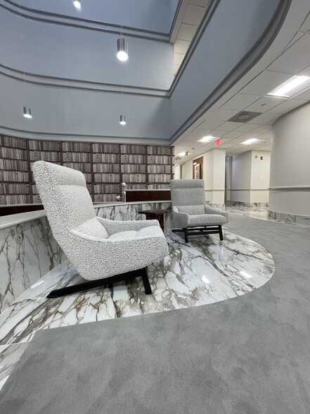 101 Grovers Mill Rd, Lawrenceville, NJ for lease - Building Photo - Image 3 of 25