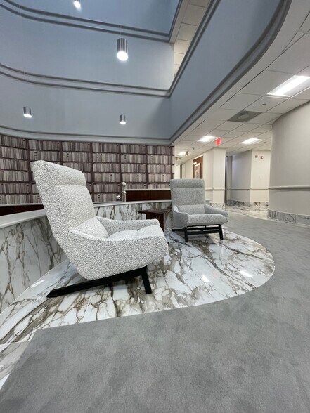 101 Grovers Mill Rd, Lawrenceville, NJ à louer - Photo du bâtiment - Image 3 de 25