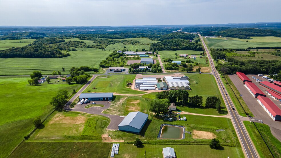 7899 Prill Rd, Eau Claire, WI à louer - Photo du bâtiment - Image 3 de 11