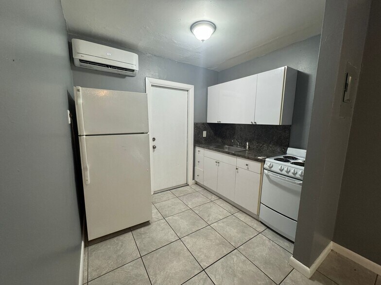 5010 NW 2nd Ave, Miami, FL à vendre - Photo intérieure - Image 2 de 8