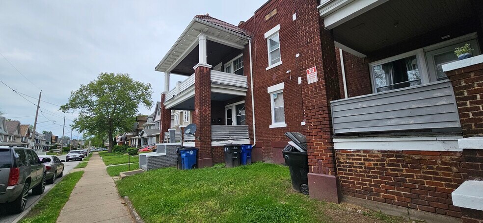 563 E 118th St, Cleveland, OH à vendre - Photo du bâtiment - Image 3 de 32