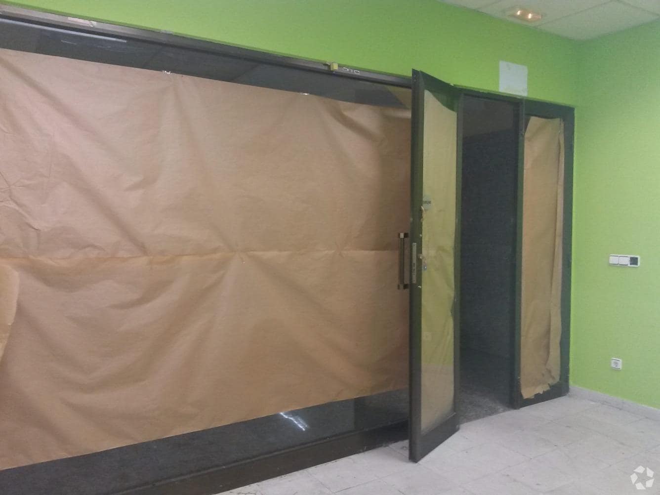 Retail in Segovia, Segovia for lease Interior Photo- Image 1 of 2