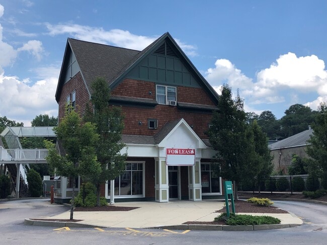 More details for 711 Front St, Woonsocket, RI - Retail for Lease