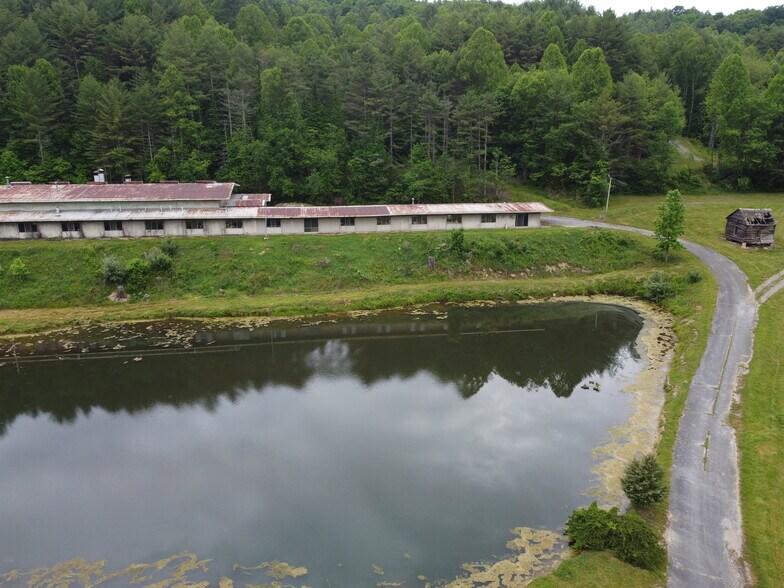 6421 Highway 91 N, Laurel Bloomery, TN à vendre - Photo du bâtiment - Image 2 de 60