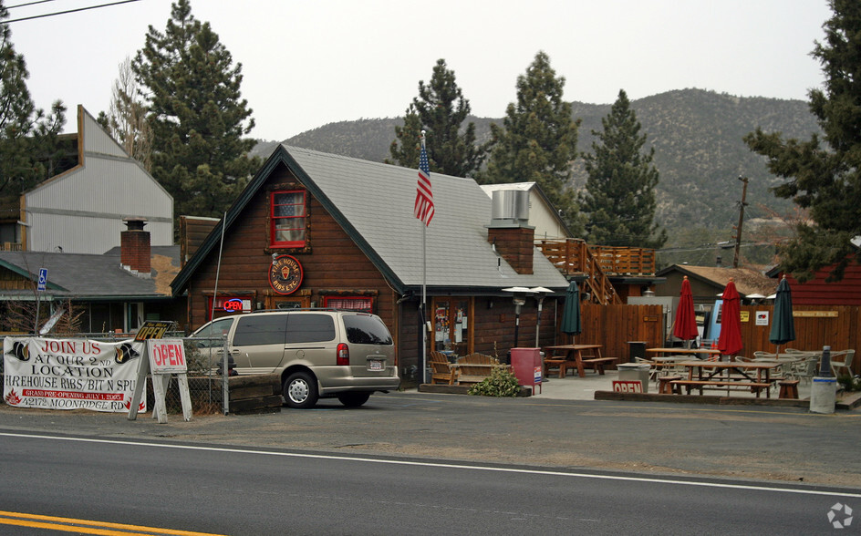 Vente au détail dans Big Bear City, CA à vendre - Photo principale - Image 1 de 1