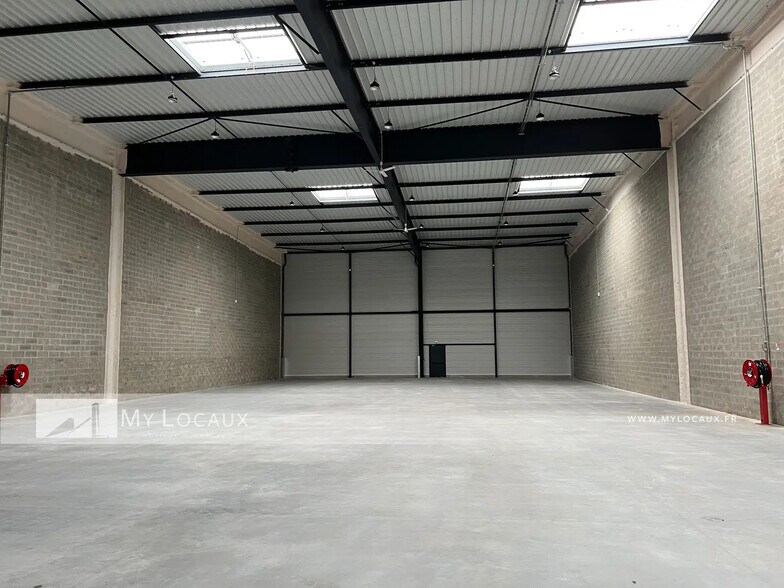 Industriel dans SAINT-OUEN-L'AUMONE à louer - Photo intérieure - Image 2 de 6