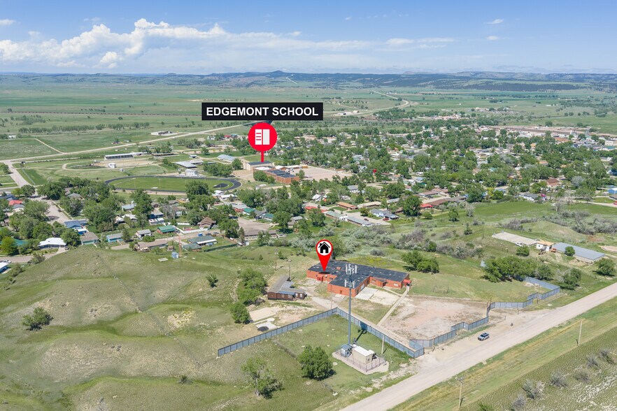 908 H St, Edgemont, SD for sale - Primary Photo - Image 3 of 50