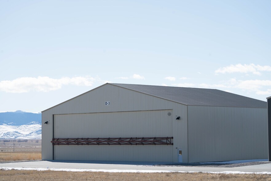 TBD Shining Mountains Air Park, Ennis, MT à vendre - Photo du bâtiment - Image 2 de 32