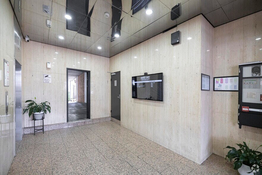 1 Horwood Pl, Parramatta à louer - Hall d’entrée - Image 2 de 4