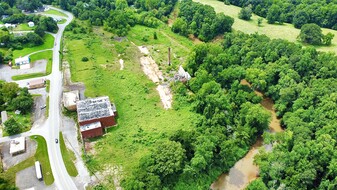 Old Caroleen Mill on the River - Entrepôt