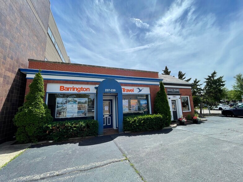 237 E Main St, Barrington, IL à vendre - Photo du bâtiment - Image 2 de 23
