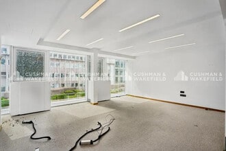 31 Rue Du Colisée, Paris for lease Interior Photo- Image 2 of 3
