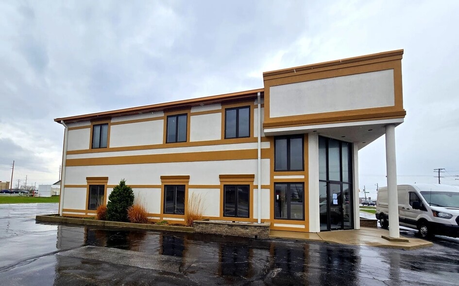 8080 E 109th Ave, Crown Point, IN for lease - Building Photo - Image 3 of 16