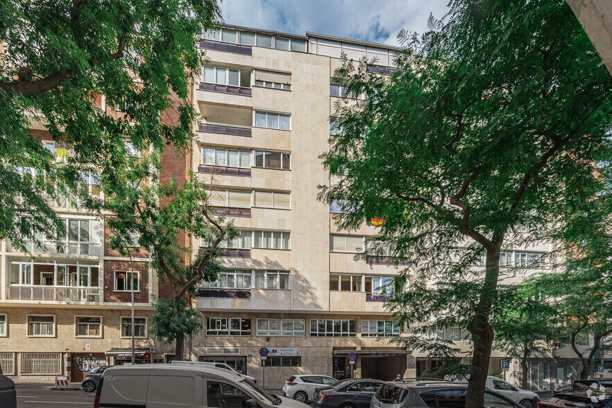 Calle del Segre, 27, Madrid, Madrid for lease - Primary Photo - Image 1 of 3