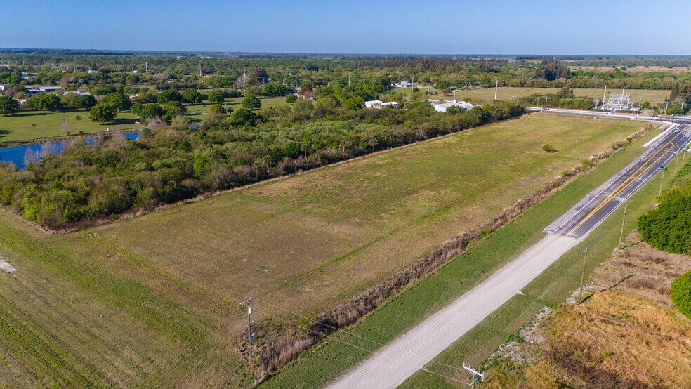 6525 81st st, Vero Beach, FL à vendre - Photo du bâtiment - Image 2 de 24