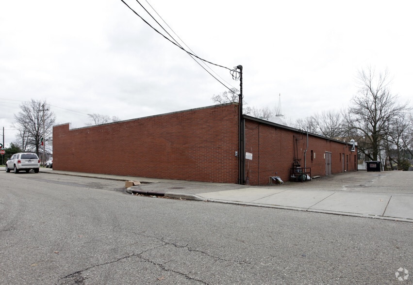 9076 Church St, Twinsburg, OH for lease - Building Photo - Image 3 of 7