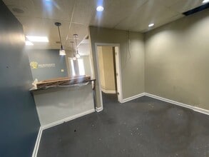 7350 W College Dr, Palos Heights, IL for lease Interior Photo- Image 1 of 7