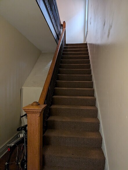 1325 Hepburn Ave, Louisville, KY à vendre - Photo du bâtiment - Image 3 de 34