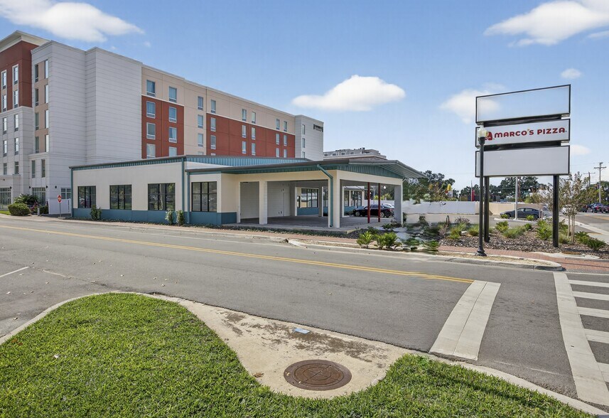 504 Avenue D NW, Winter Haven, FL à louer - Photo du bâtiment - Image 3 de 8