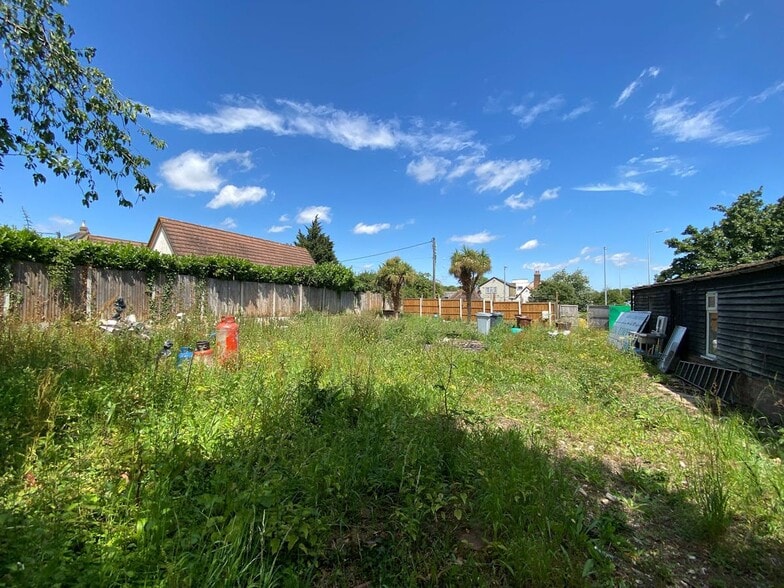 1 Bells Hill Rd, Basildon for lease - Primary Photo - Image 1 of 3