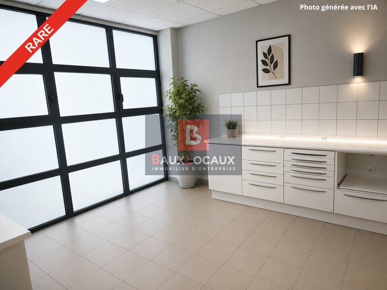 Flex in Salon-de-Provence for sale - Interior Photo - Image 2 of 5