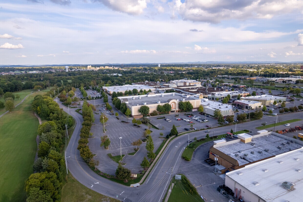 1720 Old Fort Pky, Murfreesboro, TN à vendre Aérien- Image 1 de 15
