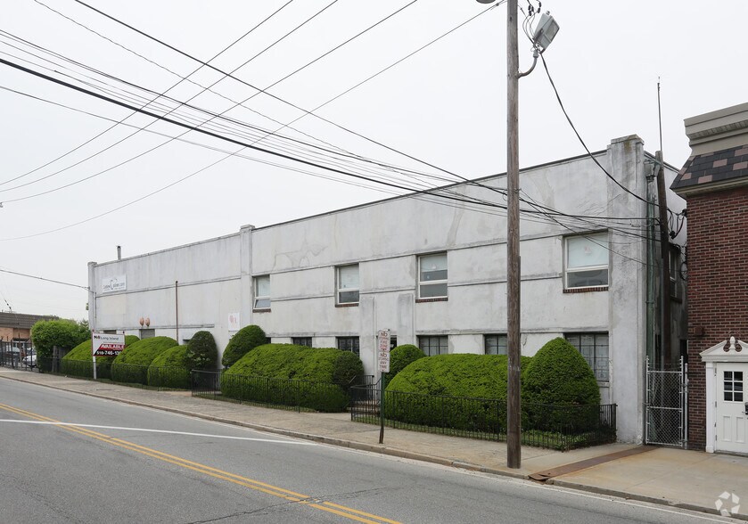 91-101 Horton Ave, Lynbrook, NY à louer - Photo du bâtiment - Image 3 de 10