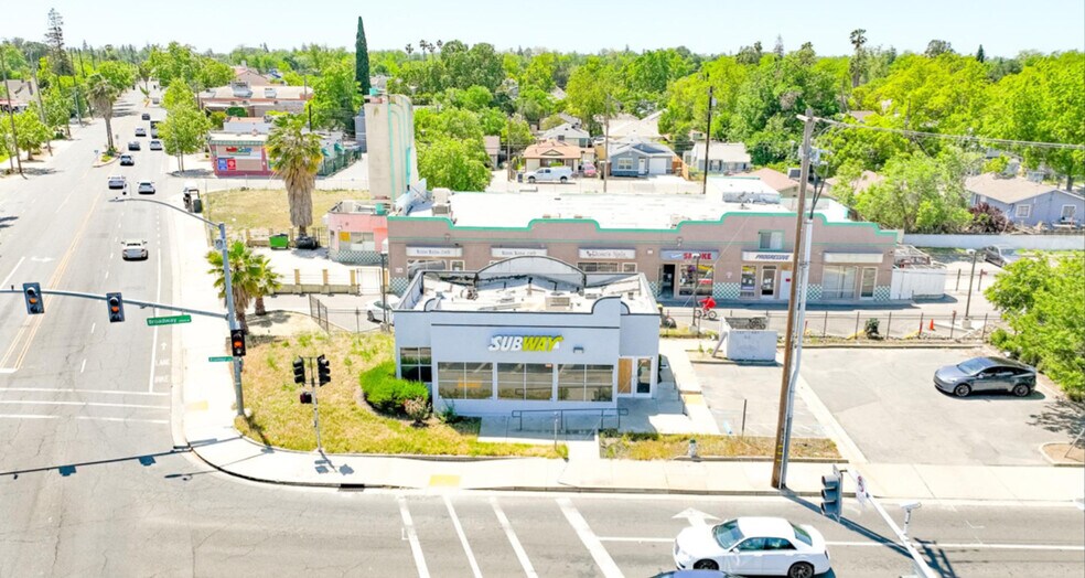 3000 Stockton Blvd, Sacramento, CA à louer - Photo du bâtiment - Image 3 de 6