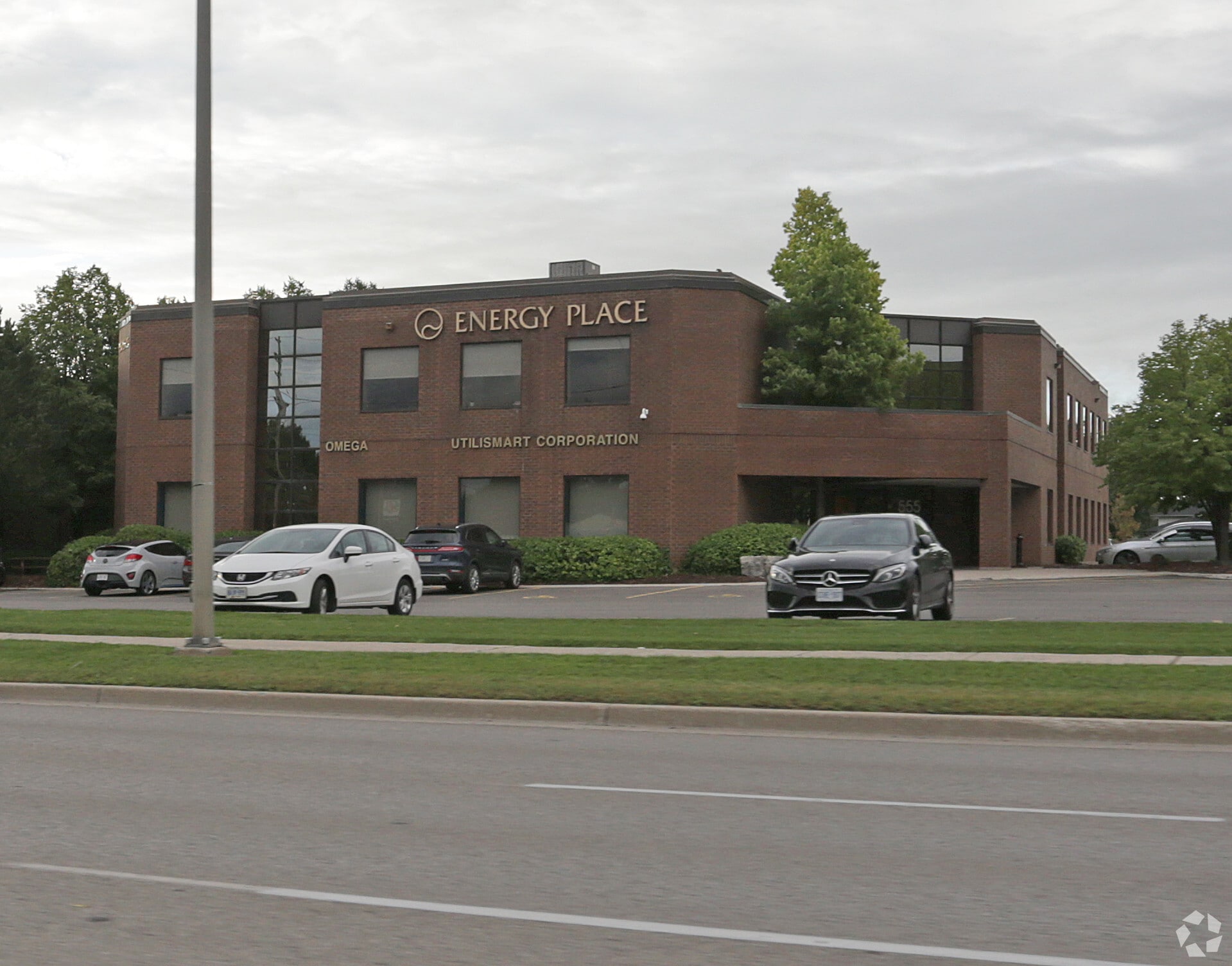 555 Southdale Rd E, London, ON for sale Primary Photo- Image 1 of 1