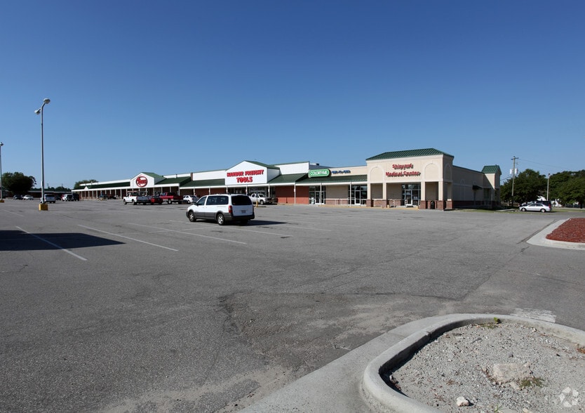 2642 Carolina Beach Rd, Wilmington, NC for lease - Building Photo - Image 1 of 8